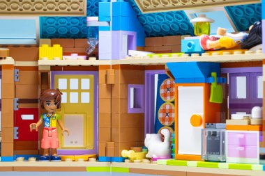 Billund, Danimarka - 1 Şubat 2024 Lego Arkadaşları Mobil Evi