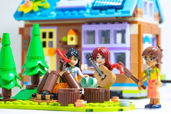 Billund, Danimarka - 1 Şubat 2024 Lego Arkadaşları Mobil Evi
