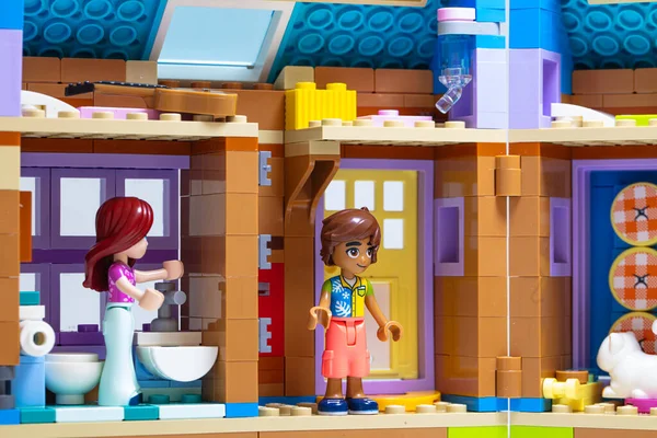 Billund, Danimarka - 1 Şubat 2024 Lego Arkadaşları Mobil Evi