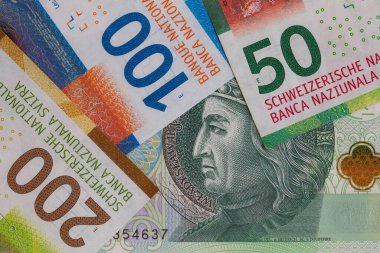 Tasarım amaçlı 50, 100 ve 200 İsviçre frankı banknotları ve 100 Polonya zloti banknotları