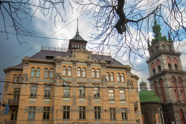 Lviv, Ukrayna 'daki antik bina