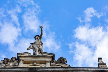 Lviv, Ukrayna - 3 Nisan 2024: Lviv, Ukrayna 'da Merkür' ün Kapalı Heykeli