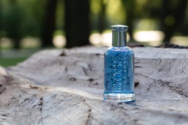 Lviv, Ukrayna - 8 Nisan 2024 Hugo Boss Şişe Tonik Eau de tuvalet şişesi