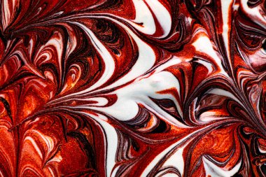 Tasarım amacı için kırmızı sıvı metalik boya dokulu arkaplan