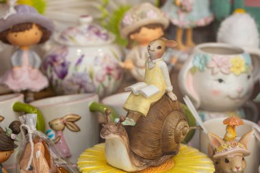 Tasarım amaçlı Paskalya tavşanı dekoratif biblo