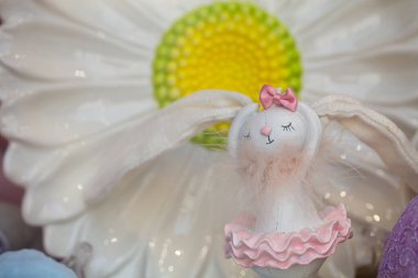 Tasarım amaçlı Paskalya tavşanı dekoratif biblo