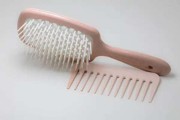 stock image Lviv, Ukraine - July 15, 2024: Pink Janeke Spazzola Superbrush and Pink Janeke Mini Supercomb