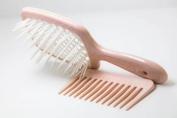 stock image Lviv, Ukraine - July 15, 2024: Pink Janeke Spazzola Superbrush and Pink Janeke Mini Supercomb