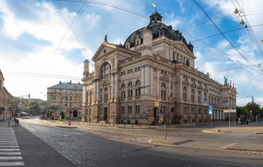 Lviv, Ukrayna - 28 Haziran 2024: Lviv Ulusal Operası, Ukrayna