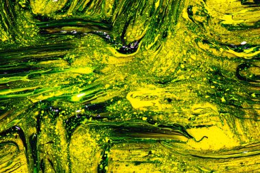 Tasarım amacı için sarı ve siyah sıvı boya dokulu arkaplan