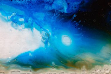 Tasarım amacı için mermer efektli mavi sıvı boya yakın plan