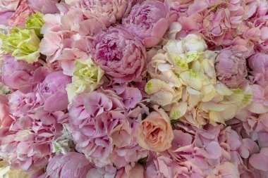 Tasarım amacı için pembe çiçek buket arkaplanının yakınlaştırılması