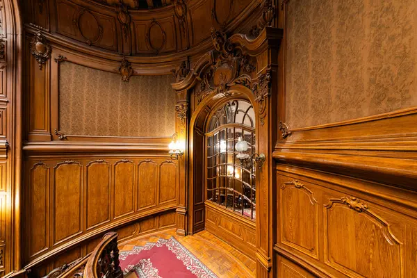 Lviv, Ukrayna - 22 Ağustos 2024: Lviv Bilim Adamları Evi (eski soylu kumarhane))