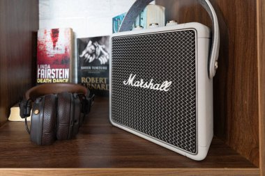 Lviv, Ukrayna - 2 Eylül 2024: Beyaz Marshall Taşınabilir Sözcüsü