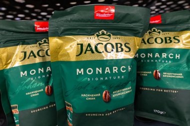 Lviv, Ukrayna - 25 Ağustos 2024: Jacobs Monarch imzalı hazır kahve