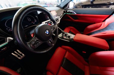 Lviv, Ukrayna - 25 Ağustos 2024: BMW M4 Yarışma Aracı