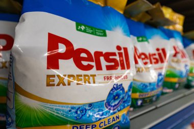 Lviv, Ukrayna - 26 Ağustos 2024: Persil Uzman Tazeliği Derin Temizlik Tozu