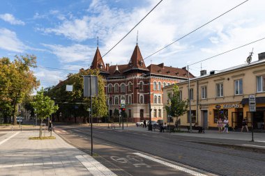 Lviv, Ukrayna - 27 Ağustos 2024: 55 Lviv 'deki Stepana Bandery Caddesi' ndeki Okul