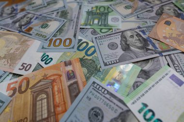 Tasarım amacı için ABD doları ve euro banknotları