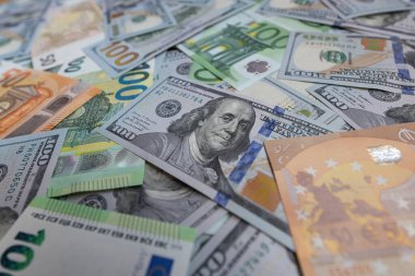 Tasarım amacı için ABD doları ve euro banknotları