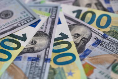 Tasarım amaçlı 100 dolar ve 100 avroluk banknotlar