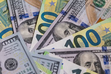 Tasarım amaçlı 100 dolar ve 100 avroluk banknotlar