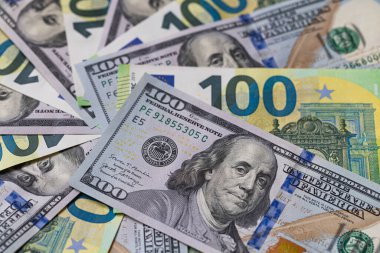 Tasarım amaçlı 100 dolar ve 100 avroluk banknotlar