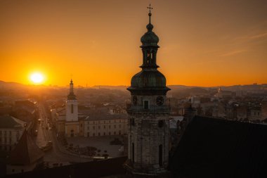 Lviv, Ukrayna - 12 Eylül 2020: İHA 'dan Lviv' e panoramik hava görüntüsü