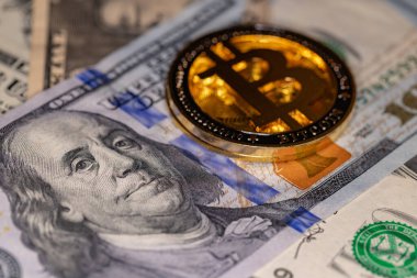 Tasarım amacı için 100 dolarlık arkaplanda Bitcoin