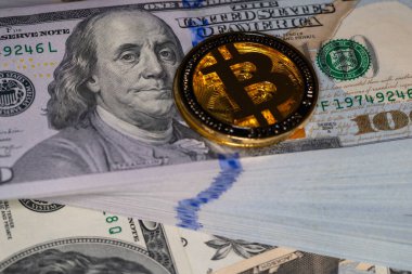 Tasarım amacı için 100 dolarlık arkaplanda Bitcoin