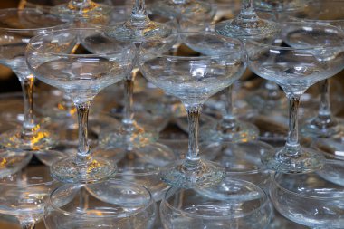 Şampanya kadehleri kulesi tasarım amaçlı.