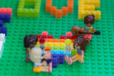 Lviv, Ukrayna - 25 Kasım 2024: Lego bloklarından tasarım amaçlı yapılan Lego yazıtlarına bayılırım