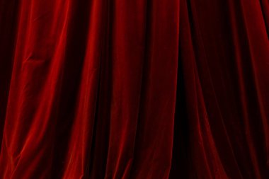 Dizayn amacıyla tiyatro arka planında kırmızı perde