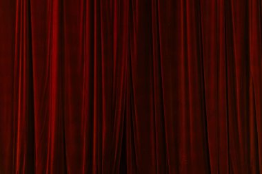 Dizayn amacıyla tiyatro arka planında kırmızı perde