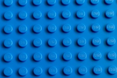 Lviv, Ukrayna - 29 Aralık 2024: LEGO Klasik Mavi Tabaka arka planı