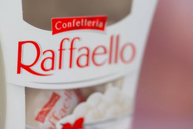 Lviv, Ukrayna - 30 Aralık 2024: Raffaello şekerlemeleri