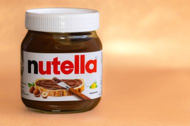 Lviv, Ukrayna - 30 Aralık 2024: Nutella tatlandırılmış fındık kakaosu