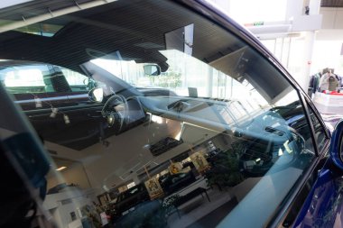 Lviv, Ukrayna - 26 Kasım 2024: Porsche 'nin iç mekanına yakın çekim