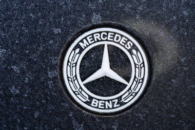 Lviv, Ukrayna - 26 Kasım 2024: Mercedes-Benz logosu