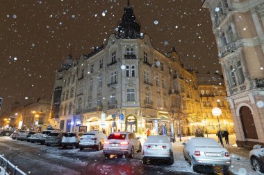 Lviv, Ukrayna - 12 Ocak 2025: Kışın Lviv Caddesi