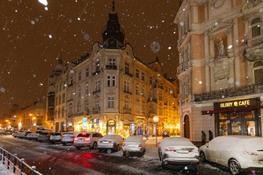 Lviv, Ukrayna - 12 Ocak 2025: Kışın Lviv Caddesi