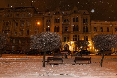 Lviv, Ukrayna - 12 Ocak 2025: Kışın Lviv Caddesi