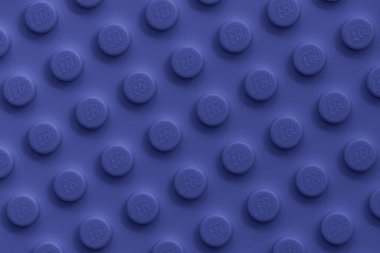 Lviv, Ukrayna - 4 Ocak 2025: LEGO Klasik plakasının Violet arka planı