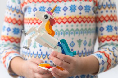 Lviv, Ukrayna - 1 Şubat 2025: Lego Yaratıcısı 3 in 1 Magical Unicorn