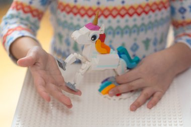 Lviv, Ukrayna - 1 Şubat 2025: Lego Yaratıcısı 3 in 1 Magical Unicorn