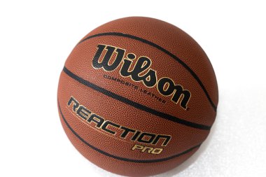 Lviv, Ukrayna - 8 Nisan 2025: Wilson Reaction PRO basketbol
