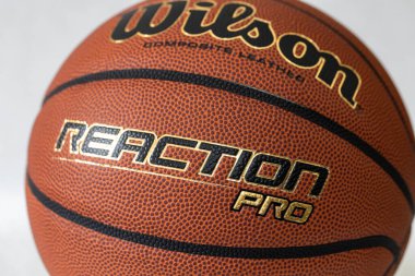 Lviv, Ukrayna - 8 Nisan 2025: Wilson Reaction PRO basketbol