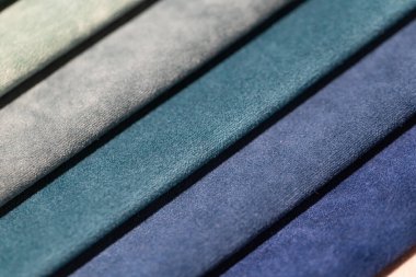 Tasarım amacı için renkli desenli tekstil örneklerinin yakınlaştırılması