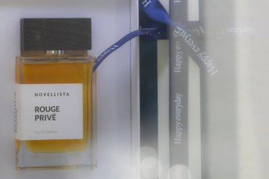 Lviv, Ukrayna - 29 Nisan 2025: Novellista Rouge Prive eau de parfum hediye kutusu
