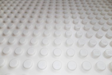 Lviv, Ukrayna - 7 Mayıs 2025: LEGO Klasik tablonun beyaz arka planı